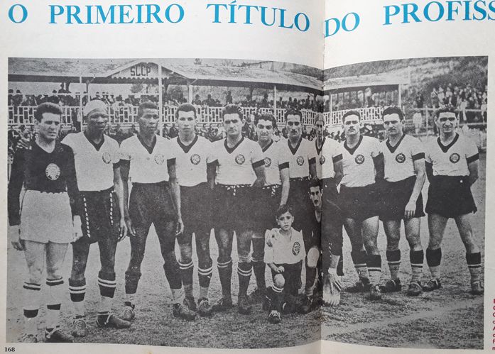 1937 - Foto do time que conquistou o primeiro ttulo profissional para o Corinthians